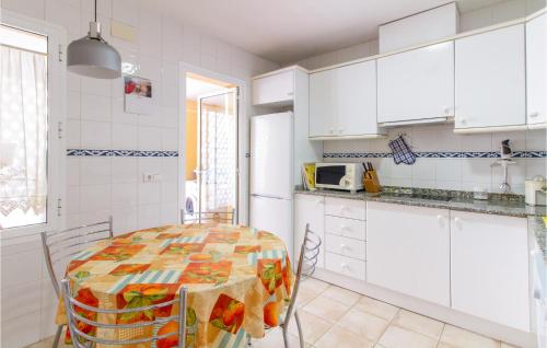  Stunning home in Alicante with 5 Bedrooms and Outdoor swimming pool in Santa Faz