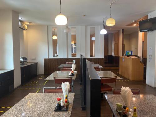 餐廳, 公園304號行政服務式公寓 (The Park 304 Executive Serviced Apartment) in 巴真武里