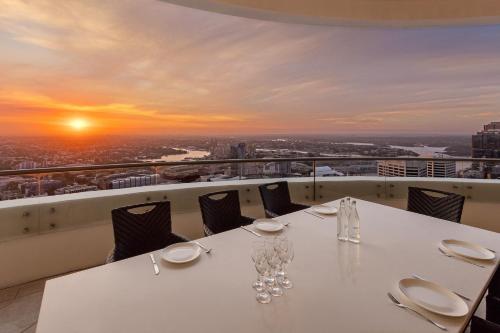 Meriton Suites Kent Street Sydney - image 5