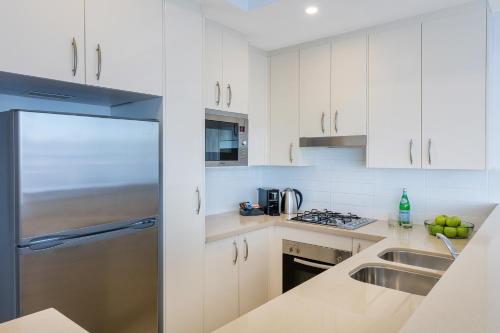 Meriton Suites Kent Street Sydney - image 13