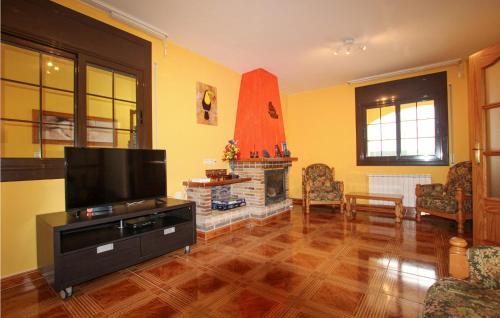  Amazing home in Sils with 4 Bedrooms, Outdoor swimming pool and WiFi in Sils