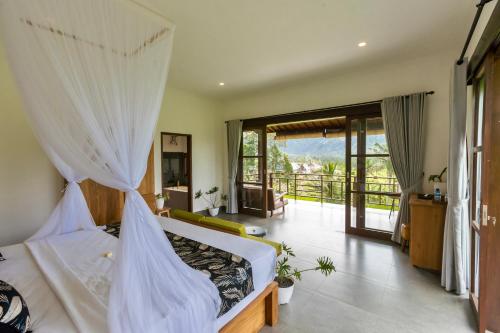 Ume Dukuh Home Sidemen Room Type - Deluxe Double Room with Bath