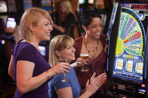 Hollywood Casino Joliet Hotel – Joliet, IL