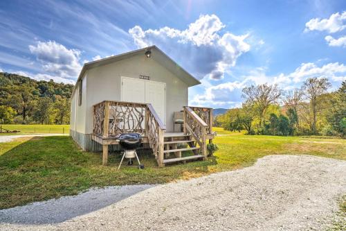 . Dog-Friendly Huntsville Cabin, Near Trails!