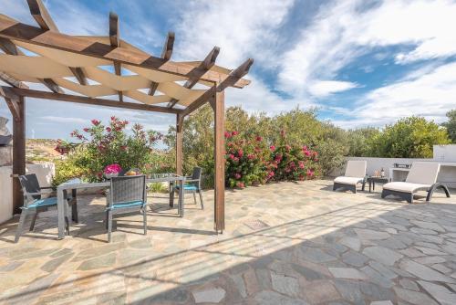 Panorama Residence 2min drive from the Beach in Mikrolimano