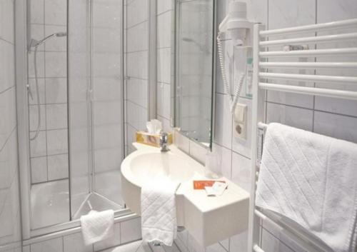 Hotel Bären Room Type - Twin Room with Bathroom