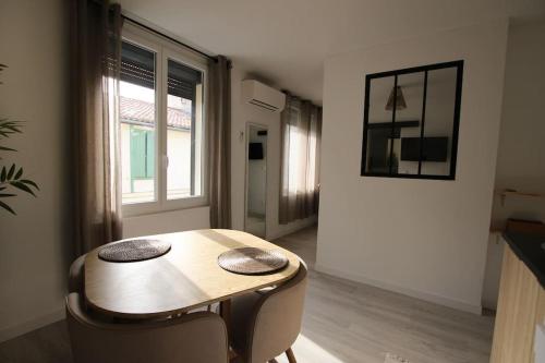 Cosy Coye, appart neuf, parfaitement situé 6min CV-8min GARE (Cosy Coye, appart neuf, parfaitement situe 6min CV-8min GARE) in Arles City Center