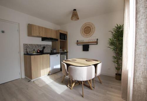 Cosy Coye, appart neuf, parfaitement situé 6min CV-8min GARE (Cosy Coye, appart neuf, parfaitement situe 6min CV-8min GARE) in Arles City Center