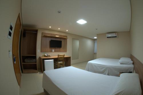1 double bed, 1 twin bed