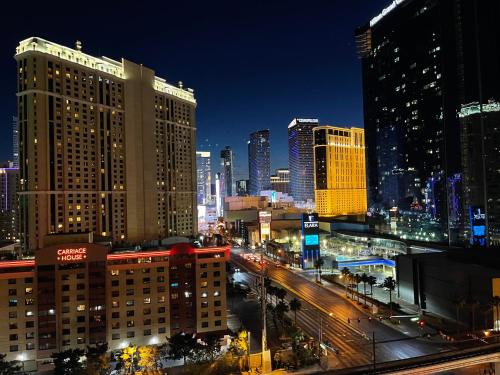 Balcony Studio Signature MGM Great View No Resort Fees Free Valet Lazy River, Las Vegas (zdjęcie 7)