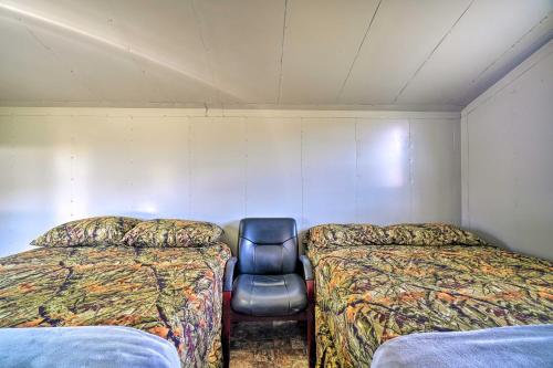 Huntsville Cabin with Fire Pit, ATV Authorized Route in Huntsville, USA