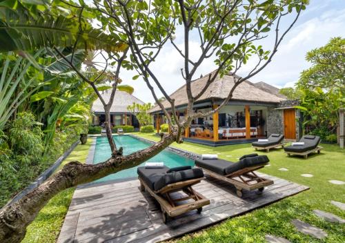 Three-Bedroom Villa image 8