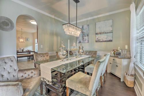 Snellville Abode Less Than 9 Mi to Stone Mtn Park! in Snellville, USA