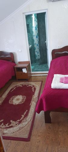 2 double beds