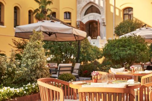 Four Seasons Hotel Istanbul at Sultanahmet - image 9