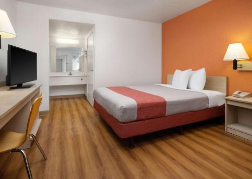 1 queen bed