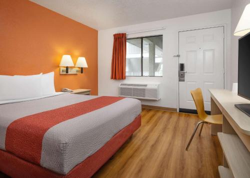 1 queen bed