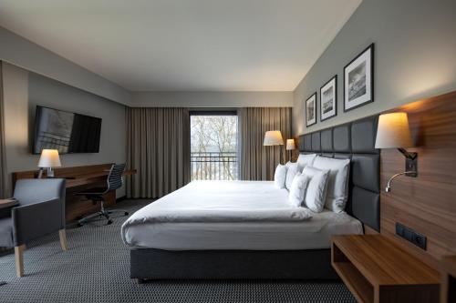 Heron Live Hotel