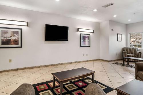 Közös társalgó / TV, Motel 6 Canton, GA in Canton