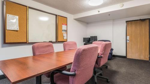 Motel 6-Elk Grove Village IL - image 10