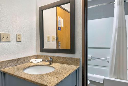 Motel 6-Cedar Rapids, IA - Airport