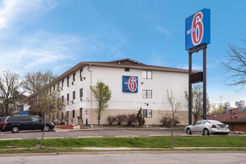 Motel 6-Saint Paul, MN - I-94