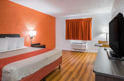 Motel 6 Prospect Heights, IL - Tap to explore photos