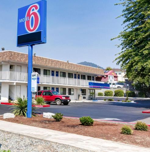 Motel 6-Grants Pass, OR