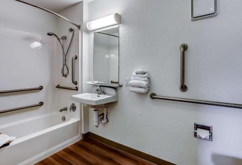 Queen Room with Two Queen Beds - Disability Access