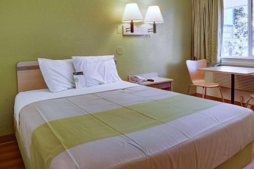 1 queen bed