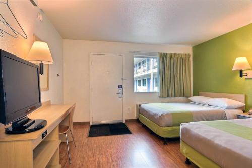 2 double beds