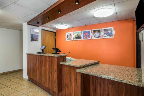 Motel 6-Madison WI - East - image 6