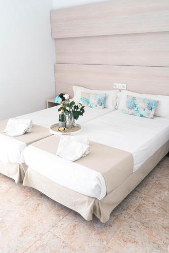 Coral beach house & food