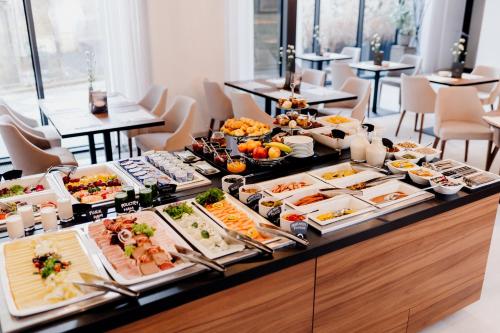 Grand Ascot Hotel - image 14