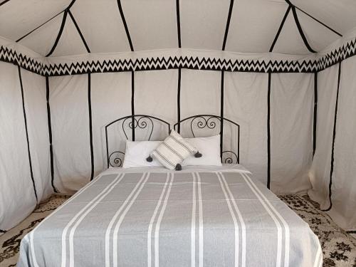 1 queen bed, 2 twin beds