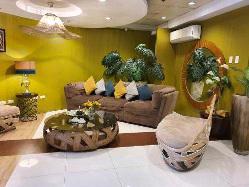 フェスティブ ホテル