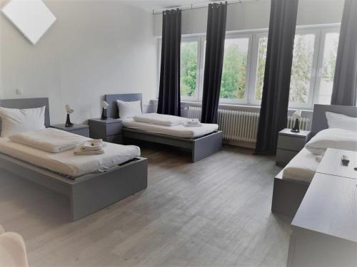Mehrbett-Apartment 8 Citynah, einfache Ausstattung, Amburgo