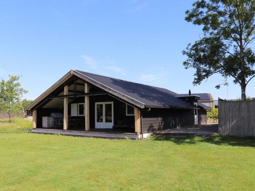 Gorgeous Farmhouse with Sauna in Noardburgum