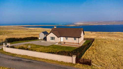 B&B Brue - Atlantic views at Arnisdale House - Bed and Breakfast Brue