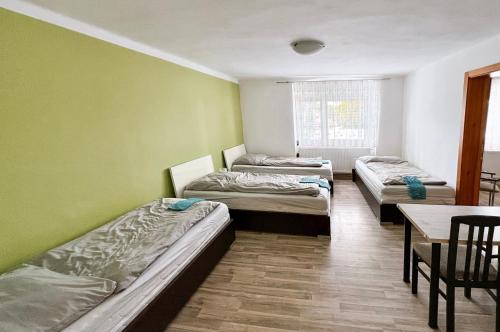 Sextuple Room