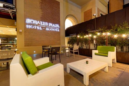 羅薩萊斯廣場酒店 (Hotel Rosales Plaza) in 查皮內羅（商業住宅區）
