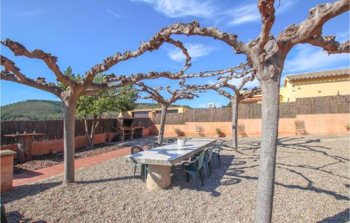  Amazing home in Castellví de la Marca with Outdoor swimming pool, WiFi and 5 Bedrooms in Lletger