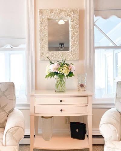 By The Sea Guests Bed & Breakfast and Suites By The Sea Guests Bed & Breakfast and Suites