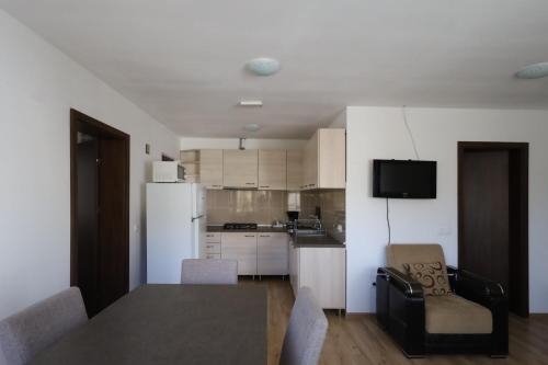 Pensiunea Encian Room Type - Apartment with Lake View