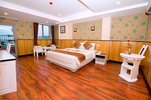 Golden Rain 2 Hotel
