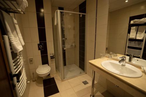 Hotel Mariko Inn - image 9