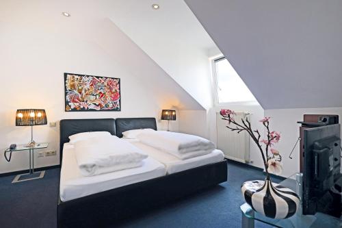Hotel am Zoo - image 10