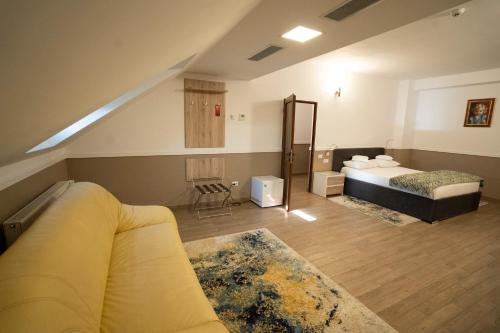 Hotel Mariko Inn - image 13