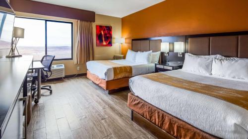Queen Room with Two Queen Beds - Hearing Assisted