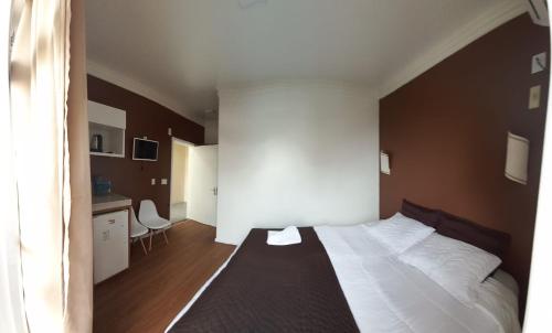 Double Room image 5